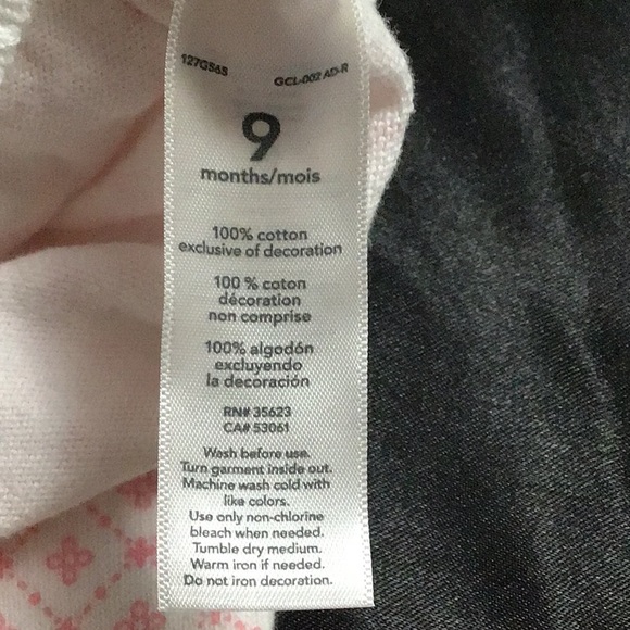 CARTER’S  baby’s  button front sweater. 9 months  pink and white - Picture 5 of 7